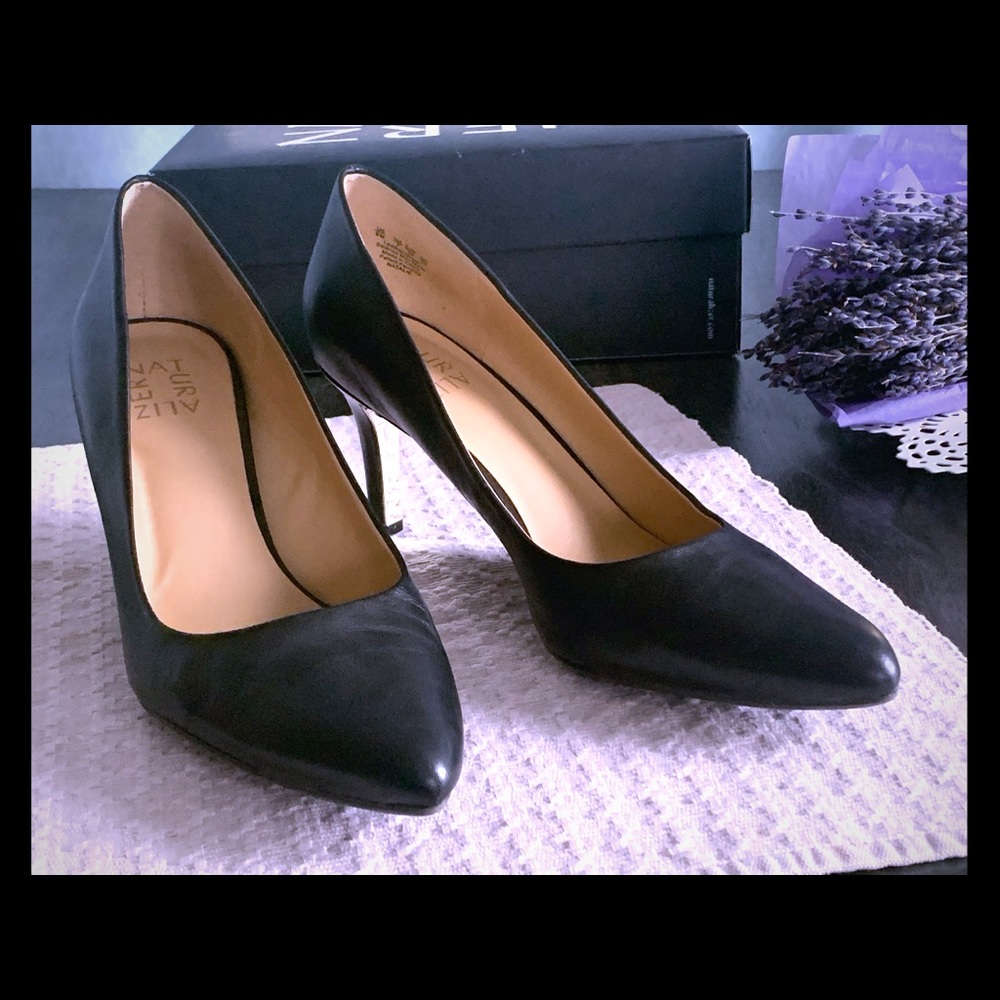Black women’s shoes 👠